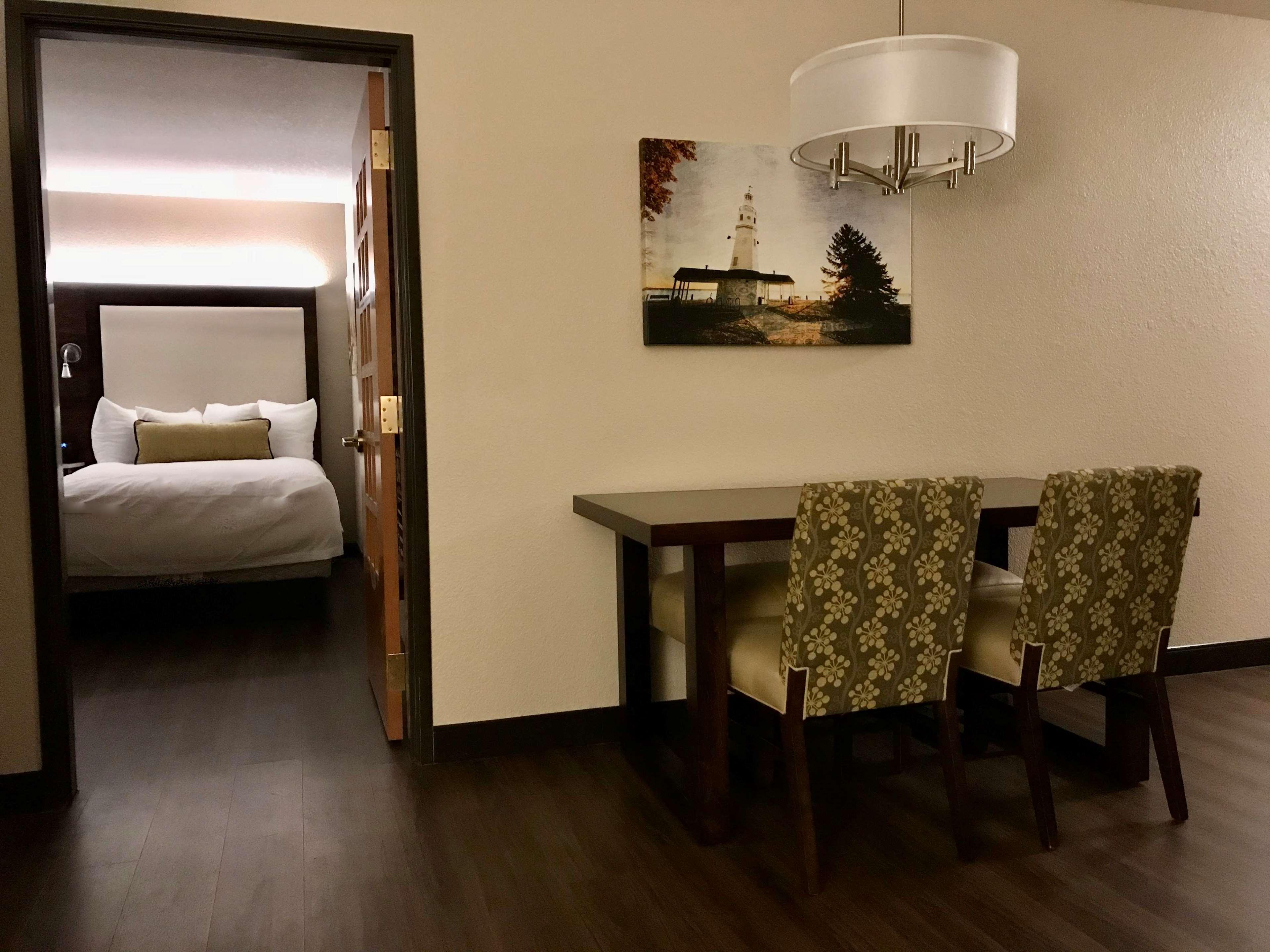 เบสต์ เวสเทิร์น พรีเมียร์ บริดจ์วูด รีสอร์ต โฮเต็ล Hotel Neenah ภายนอก รูปภาพ
