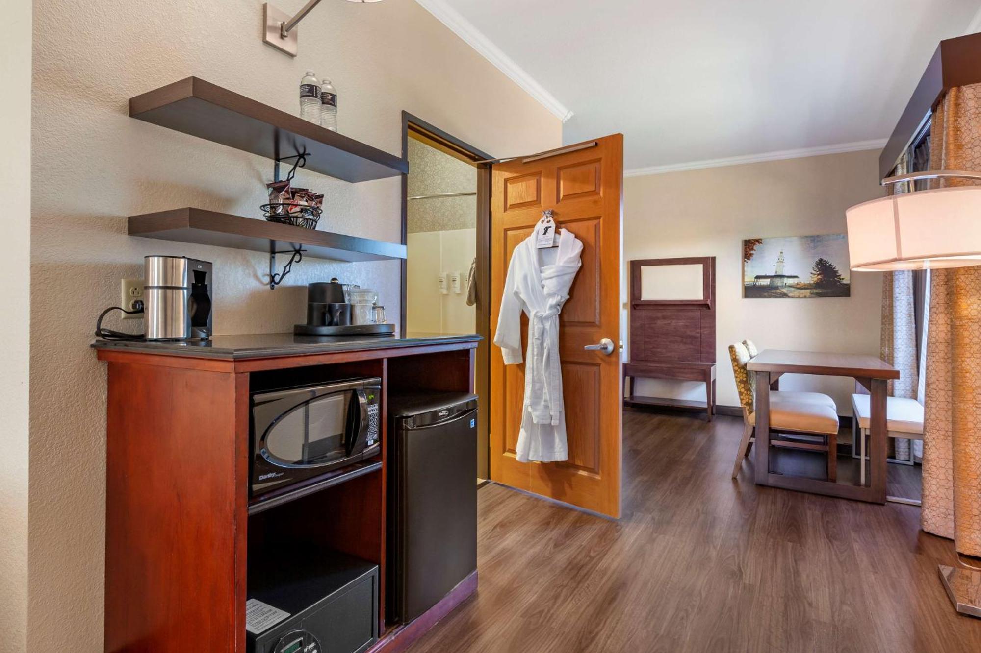 เบสต์ เวสเทิร์น พรีเมียร์ บริดจ์วูด รีสอร์ต โฮเต็ล Hotel Neenah ภายนอก รูปภาพ